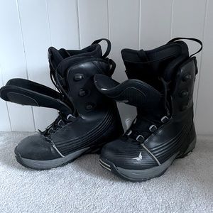 HEEL SLIDE | Women’s Snowboard Boots